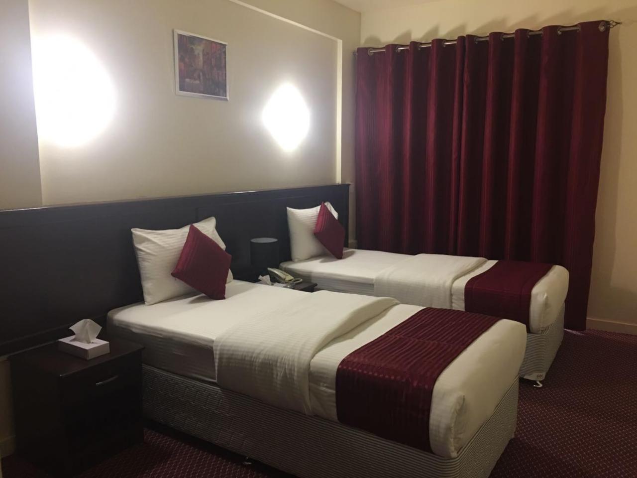Simba Hotel ดูไบ ภายนอก รูปภาพ